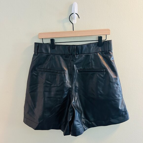 Abercrombie & Fitch Vegan Leather Shorts Womens Size Medium Black Tailored - Picture 4 of 10